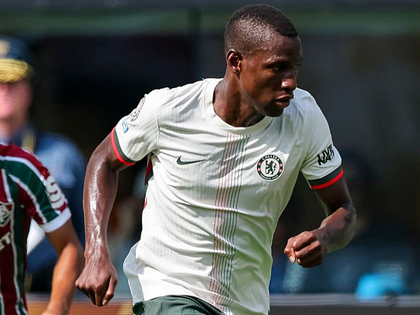 Nicolas Jackson Pertimbangkan Newcastle dan Villa